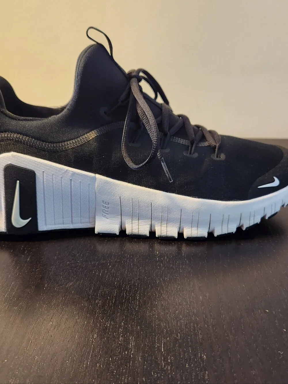 Nike Men’s Black and White Free Metcon